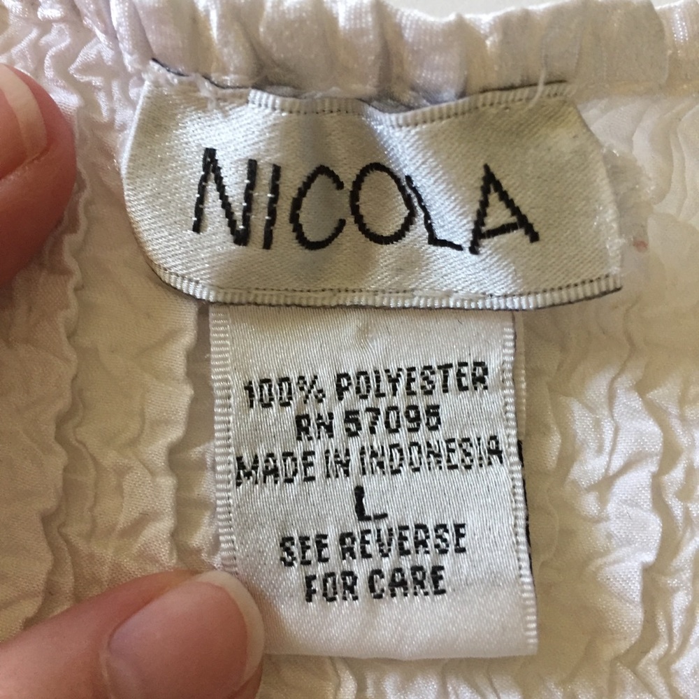 NICOLA White V-neck Sleeveless Top Size L - Picture 3 of 3